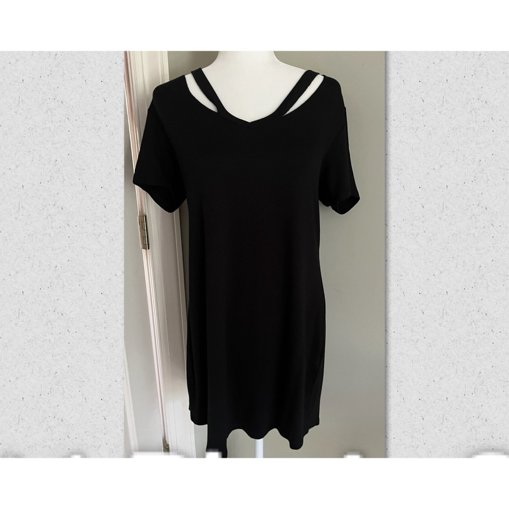 Z Supply black Cut Out V neck casual dress sz m NWT